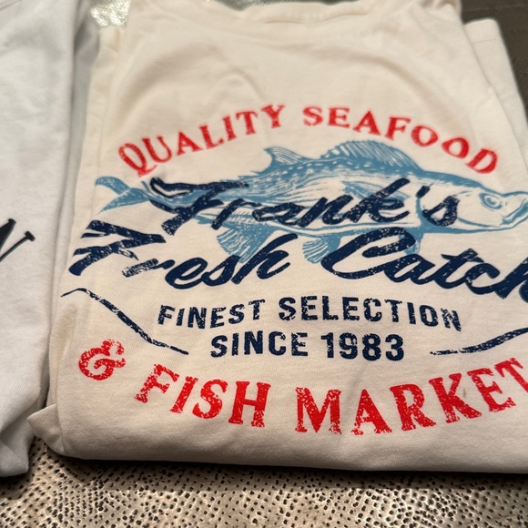 J. CREW NWOT BUNDLE OF 2 Southern Seafood collector tees, BOTH SMALL. - Picture 5 of 9